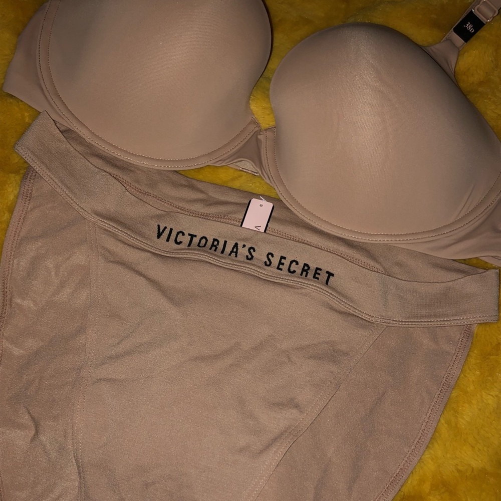 🚫Sold🚫 Victoria’s Secret High Leg Bikini Size L